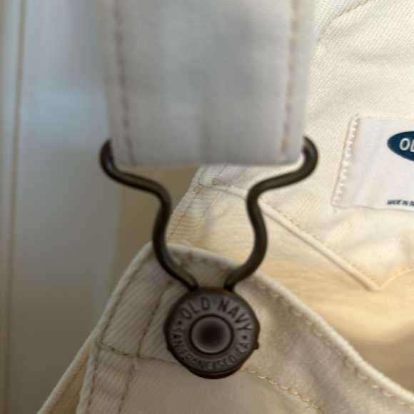 Old Navy short overalls - Picture 4 of 4